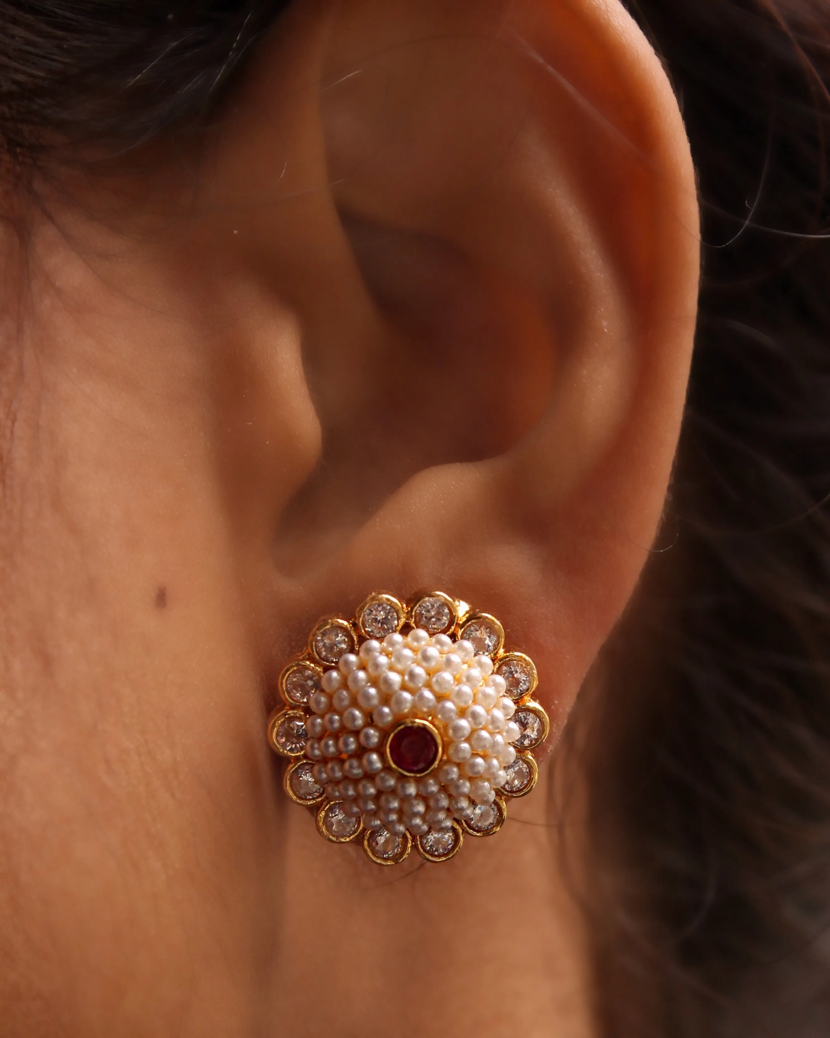 BLOOMING PEARLY EAR STUDS