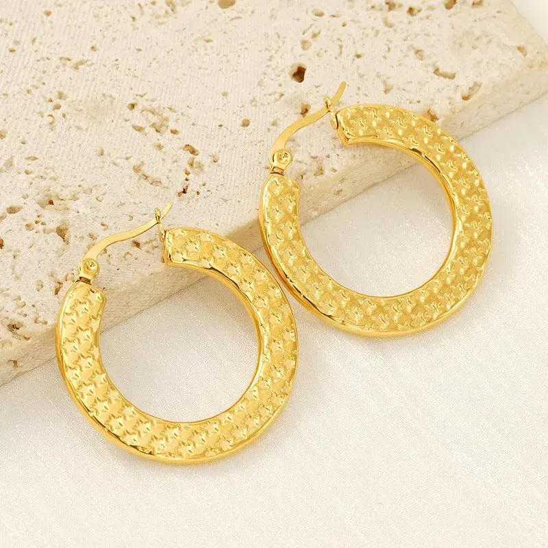 Elegant Star-Patterned Gold Hoop Earrings – Statement Accessory for Every Occasion