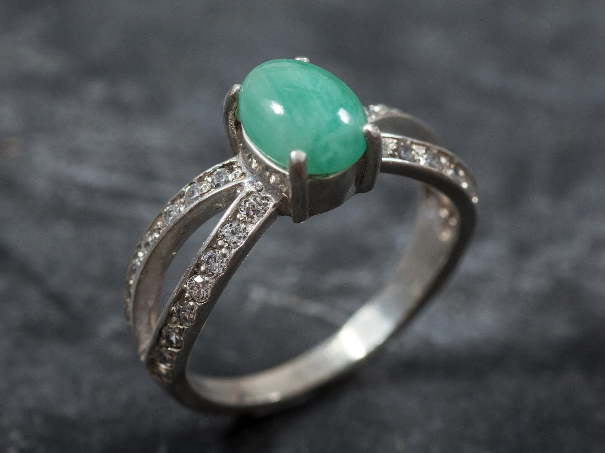 Emerald Engagement Ring - Classy Emerald Ring - Green Vintage Ring