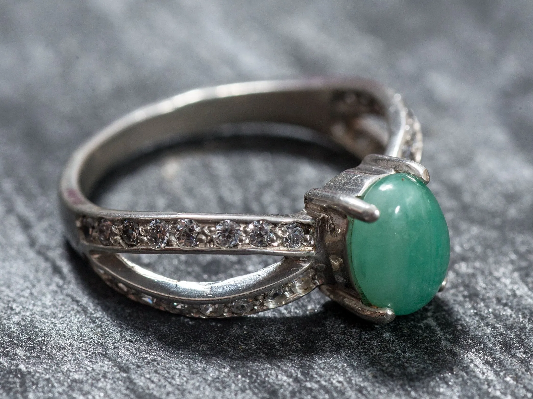 Emerald Engagement Ring - Classy Emerald Ring - Green Vintage Ring