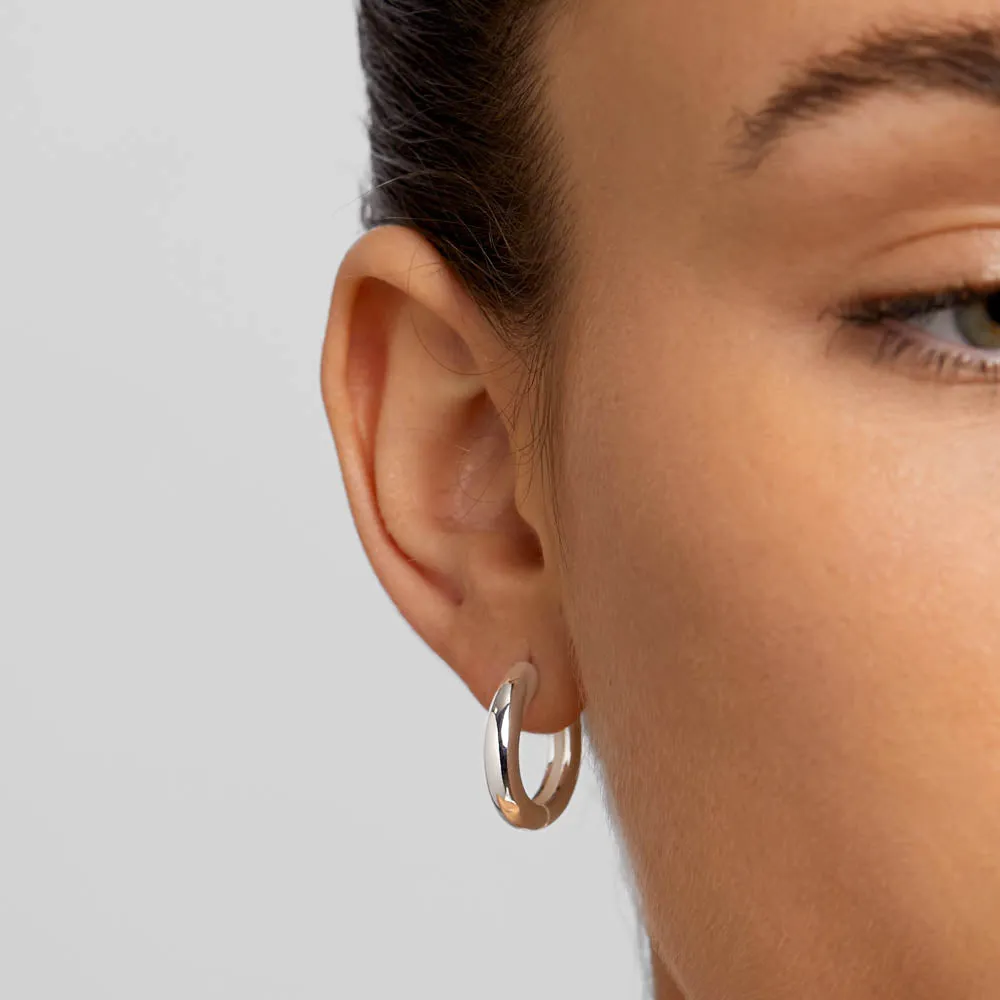 Midi Curve Hoop Earrings in Silver