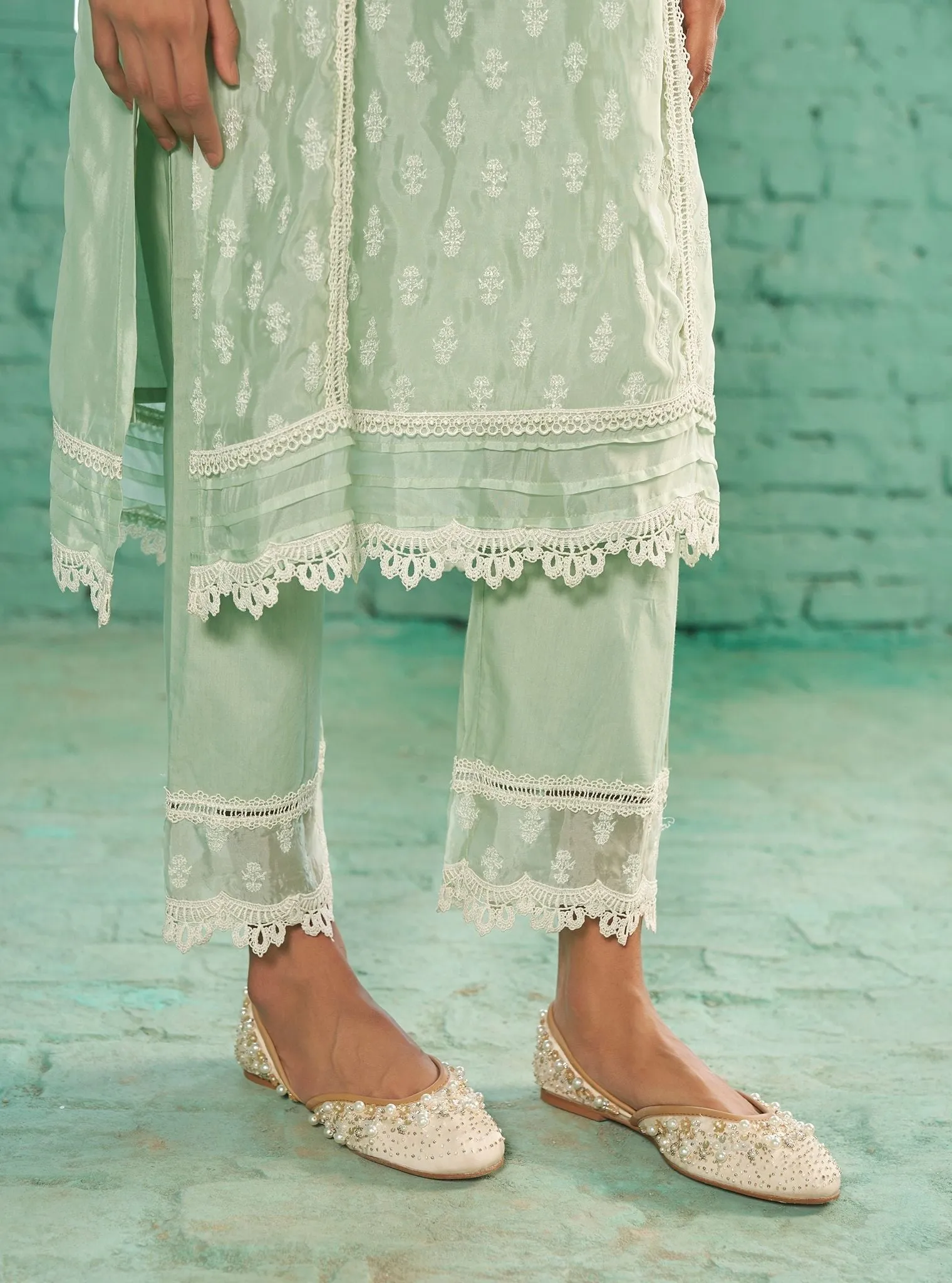 Mulmul Oganza Aarina Mint Green Kurta With Mulmul Cotton Aarina Mint Green Pant