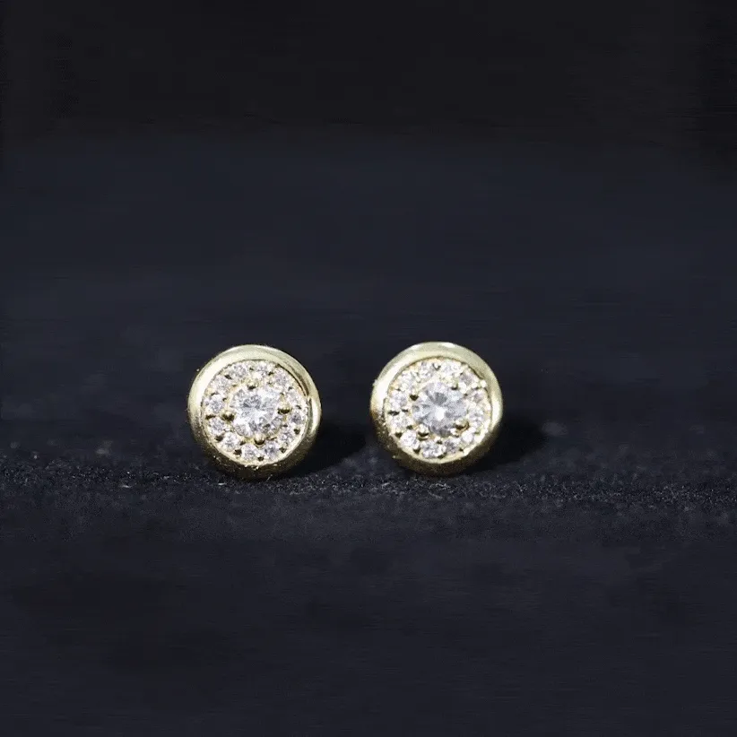 Round Diamond Simple Stud Earrings in Prong Setting