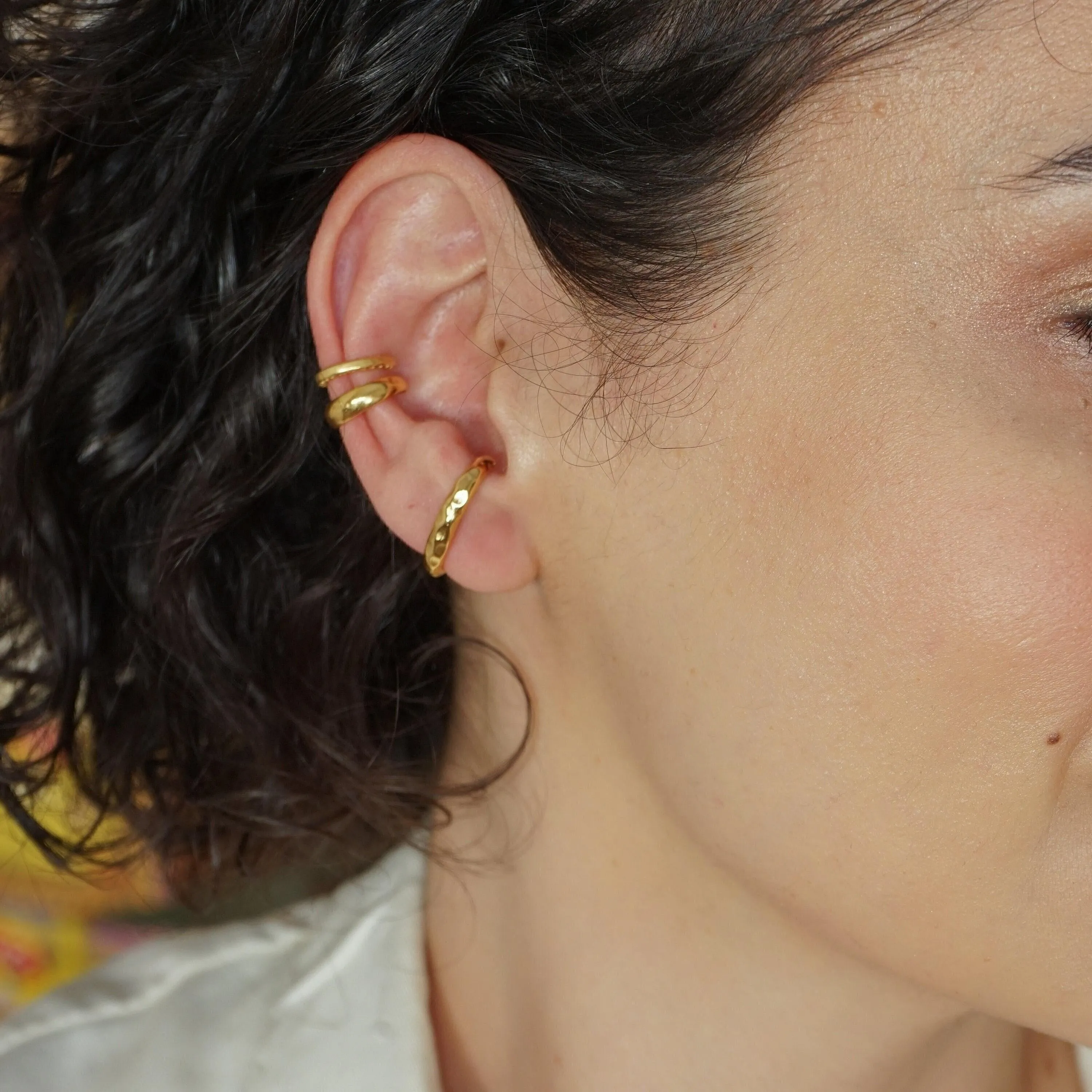 Single 24K Gold-Plated Short Lobe Hugger Earring