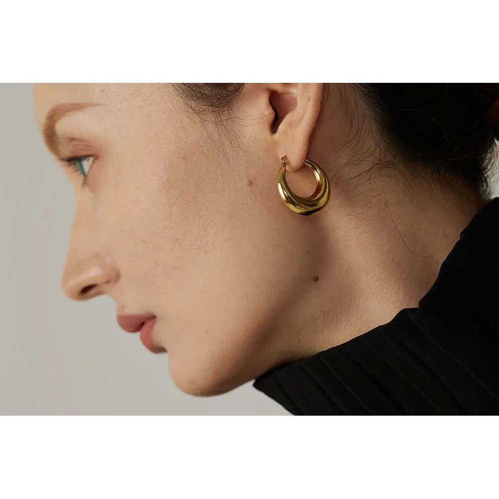 VAIGE Trendy Geometric Hoop Earrings in Stainless Steel with 18K Gold Plating - Chic Metal Texture Jewelry for Stylish Looks